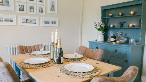 Beaumaris House | Ty Melyn