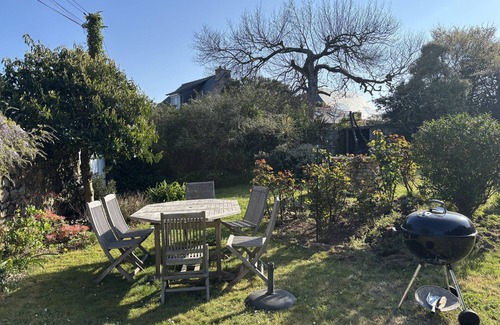 Penvenan Ski Chalet | Ty Moune · highly sought after location