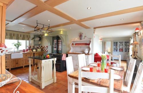 Pentraeth House | Ty'n Cae