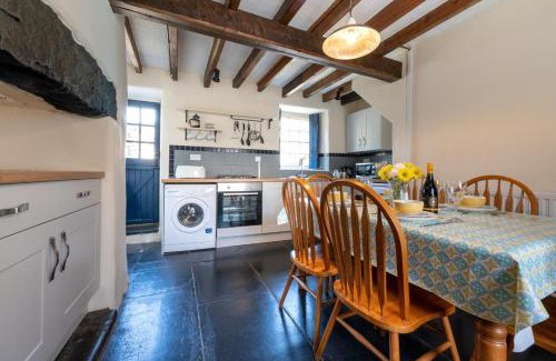 Dolgellau House | Ty Newydd