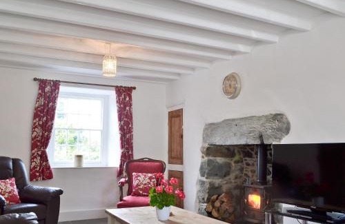 Llwyngwril House | Ty Newydd