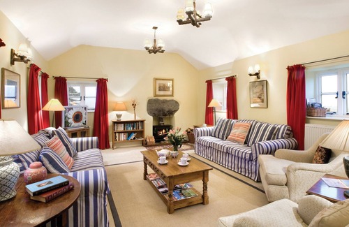 Eglwysbach Cottage | Ty Newydd is a period farmhouse on the Bodnant Estate