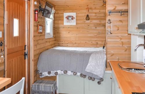 Talybont House | Ty'r Bugail Shepherds Hut