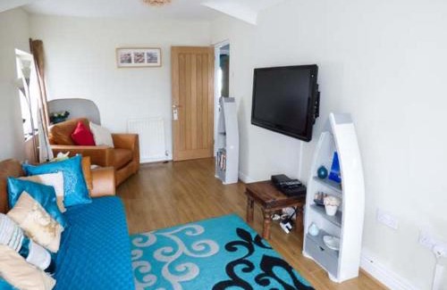 Trearddur Bay Apartment | Ty'r Enfys Bach - Upper
