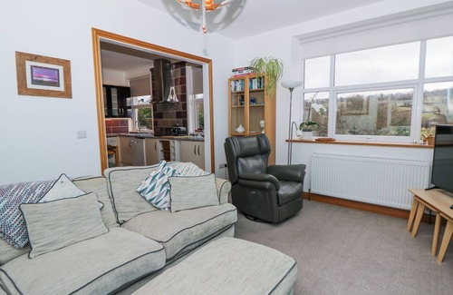 Builth Wells Cottage | TY'R ORSAF, family friendly, with a garden in Builth Wells