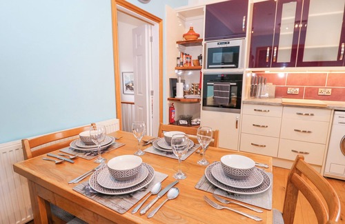 Builth Wells Cottage | TY'R ORSAF, family friendly, with a garden in Builth Wells