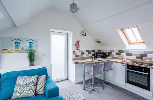 Ty Croes Cottage | Ty Rhiannon: One bedroom first floor apartment in Aberffraw