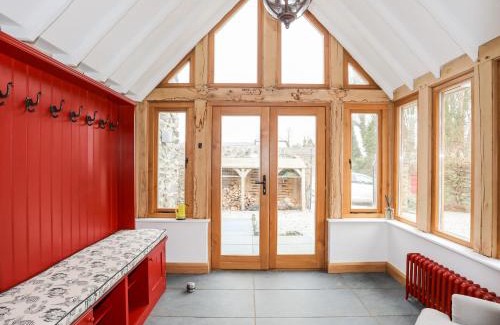 Newborough House | Ty Siam
