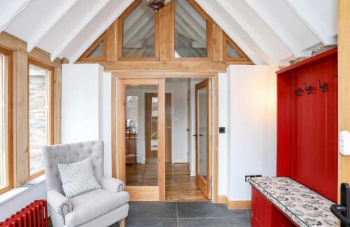 Newborough House | Ty Siam