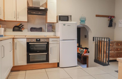 Solva Cottage | TY TALCEN, pet friendly, country holiday cottage in Solva
