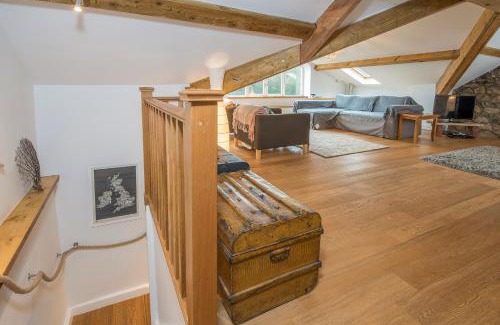 Newport House | Ty Top