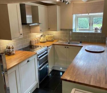 Montgomery House | Ty Twty, Montgomery Cottage