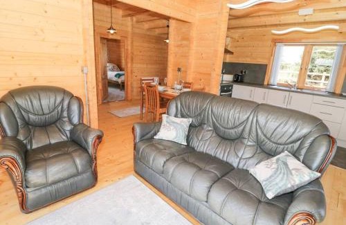 Dwyran Ski Chalet | Ty Will, Parc Y Fronwen