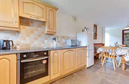 Cilmeri House | Tycanol - Four Bedroom House, Sleeps 7
