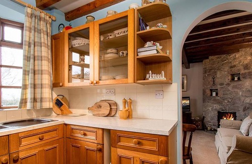 Bodorgan Cottage | Tyddyn Crythor - One Bedroom Cottage, Sleeps 3
