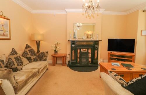 Talybont House | Tyddyn Goronwy