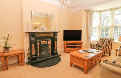 Talybont House | Tyddyn Goronwy