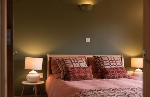 Llanfairpwllgwyngyll House | Tyddyn Plwm Isa