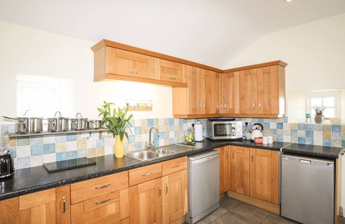 Rhoscolyn Cottage | TYMYNYDD COTTAGE, pet friendly, with a garden in Rhoscolyn