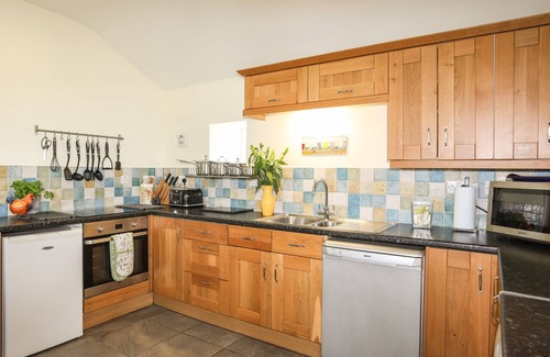Rhoscolyn Cottage | TYMYNYDD COTTAGE, pet friendly, with a garden in Rhoscolyn