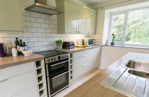 Bodorgan Cottage | Tyn Llidiart - a remote that sleeps 3 guests in 2 bedrooms