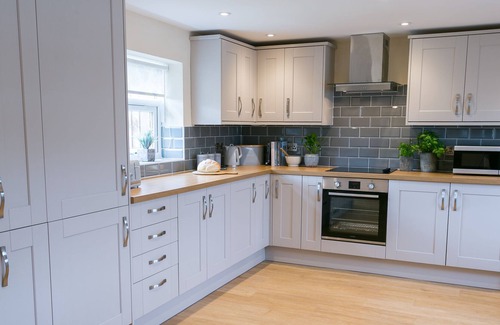 Elim Cottage | Tyn Y Coed - a remote that sleeps 6 guests in 3 bedrooms