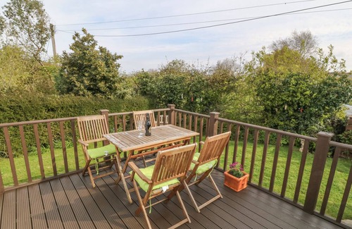 Brynsiencyn House | Tyn Y Giat, BRYNSIENCYN