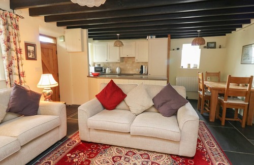 Arthog Cottage | TYN Y GRAIG, romantic, character holiday cottage in Fairbourne
