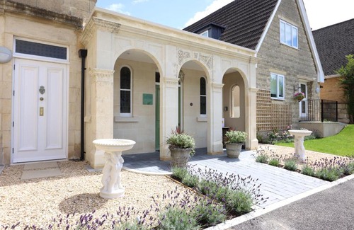 Bath House | Tyndall Villa Boutique B&B