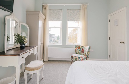 Bath Bed & Breakfast | Tyndall Villa Boutique B&B