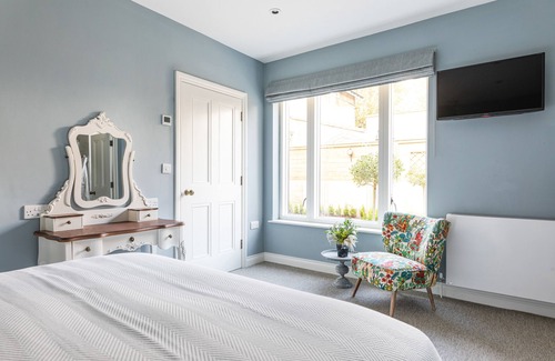 Bath Bed & Breakfast | Tyndall Villa Boutique B&B