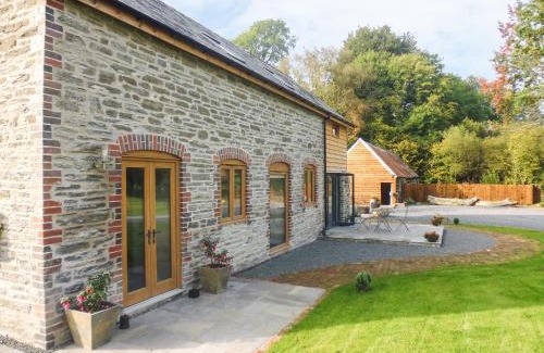 Llanbadarn Fynydd House | Tynddol Barn