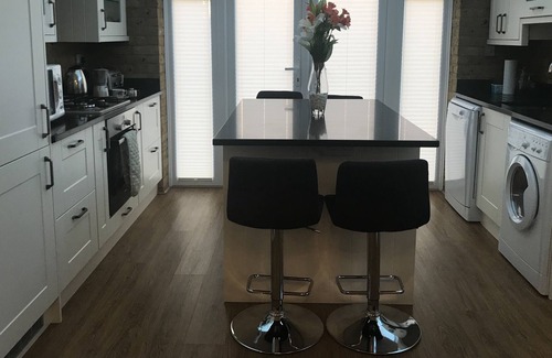 Friern Barnet House | Typical English house with private sunny garden close to central London