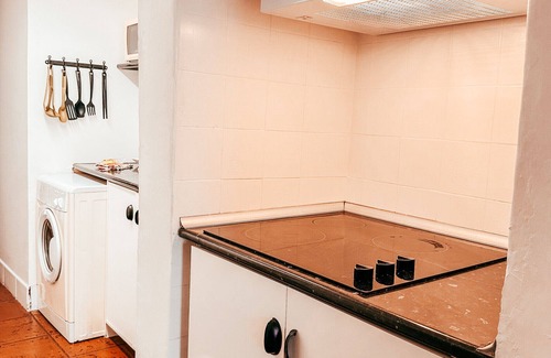 Sao Jose Apartment | Typical Lisbon Apartment By Gt House