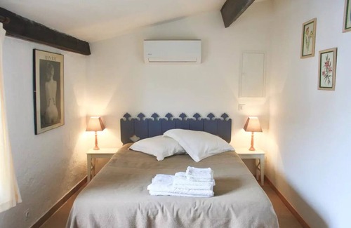 Speracedes Other | Typical small Mazet in Provence
