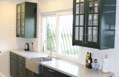 Torrequebrada Villa | Typical Spanish villa, ideal for 2-3 families. Saltwater pool, Wi-Fi.