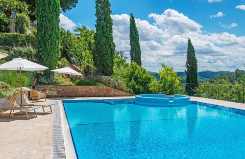 Bucciano Apartment | Typical Tuscan flat with swimming pool and air conditioning