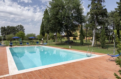 Cortona Villa | Typical tuscan villa with private pool, set in the rolling hills of southern Tuscany a few kilometre