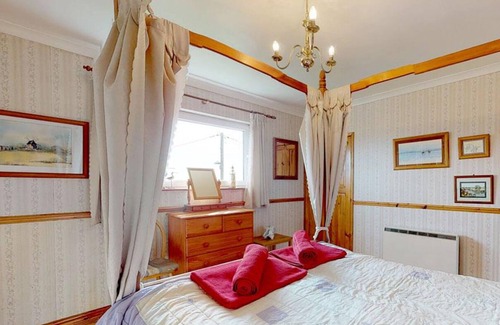Aberdaron Cottage | Tyr Heddlu - Four Bedroom Cottage, Sleeps 8