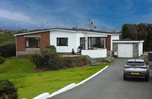 Holyhead House | Tyr-yr-craig Cottage to rent