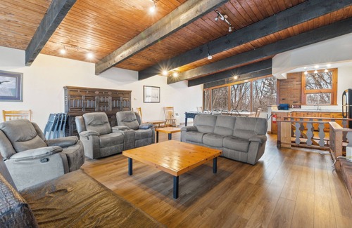 The Blue Mountains Ski Chalet | Tyrolean Chalets