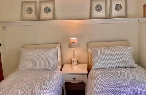 Glastonbury House | Tythe Barn Cottage