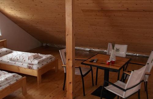 Pidhorodtsi House | U Dvori