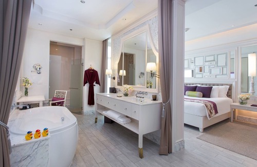 Thung Maha Mek Hotel | U Sathorn Bangkok