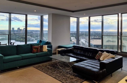 Wentworth Point Apartment | U2410 · Spacious and Stylish 2-Bedroom Apartment with view