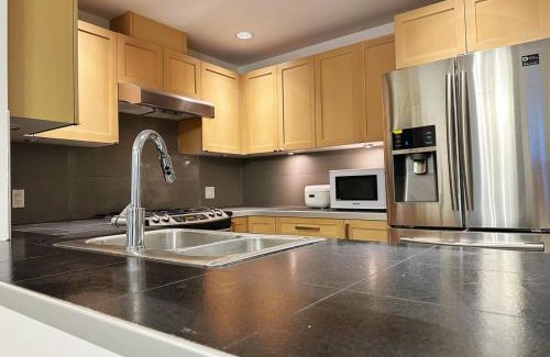 Vancouver Apartment | UBC Comfortable and Quiet 3 bedrooms apartment