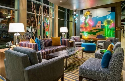 University District Hotel | UDistrict King, Watertown Hotel - Staypineapple, Pet-Friendly, Campus Nearby!