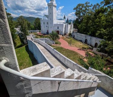 Helen Bed & Breakfast | Uhuburg Castle