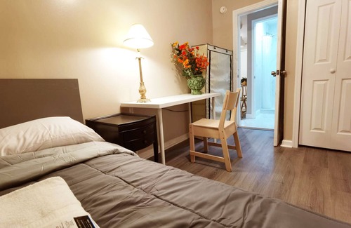 Spruce Hill House | UInn-At UPenn; 3A; living on the UPenn campus