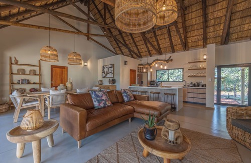 Thorny Bush Game Reserve Villa | Ukanyi Luxury Villa